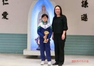 正德館 香港空手道大賽 2017  女童個人組手 (8-9歲中級組)  冠軍