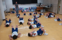 按下放大相片 啦啦隊