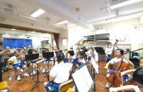 按下放大相片 弦樂小組